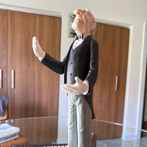 Bombay 18.5" James The Butler Wine Bottle Holder Statue Sculpture Figurine - Picture 8 of 12